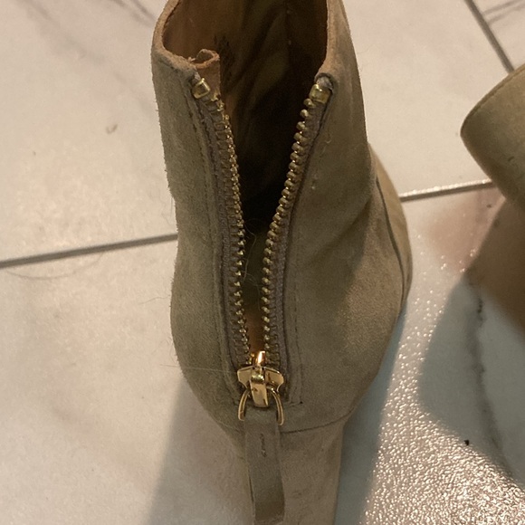 Used Nine West Bootie Size 5.5. - Picture 6 of 7